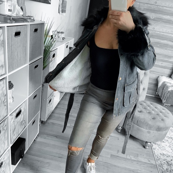 🆕 Charcoal Faux Fur Trim Belted Denim Jacket - Picture 4 of 7